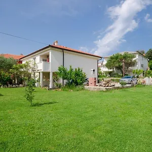 Apartman Toni, Banjol