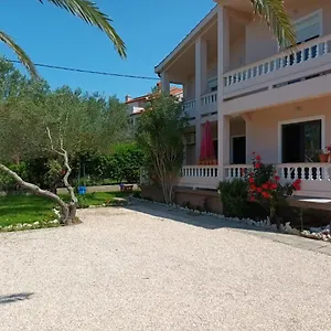 Apartman Luka, Banjol