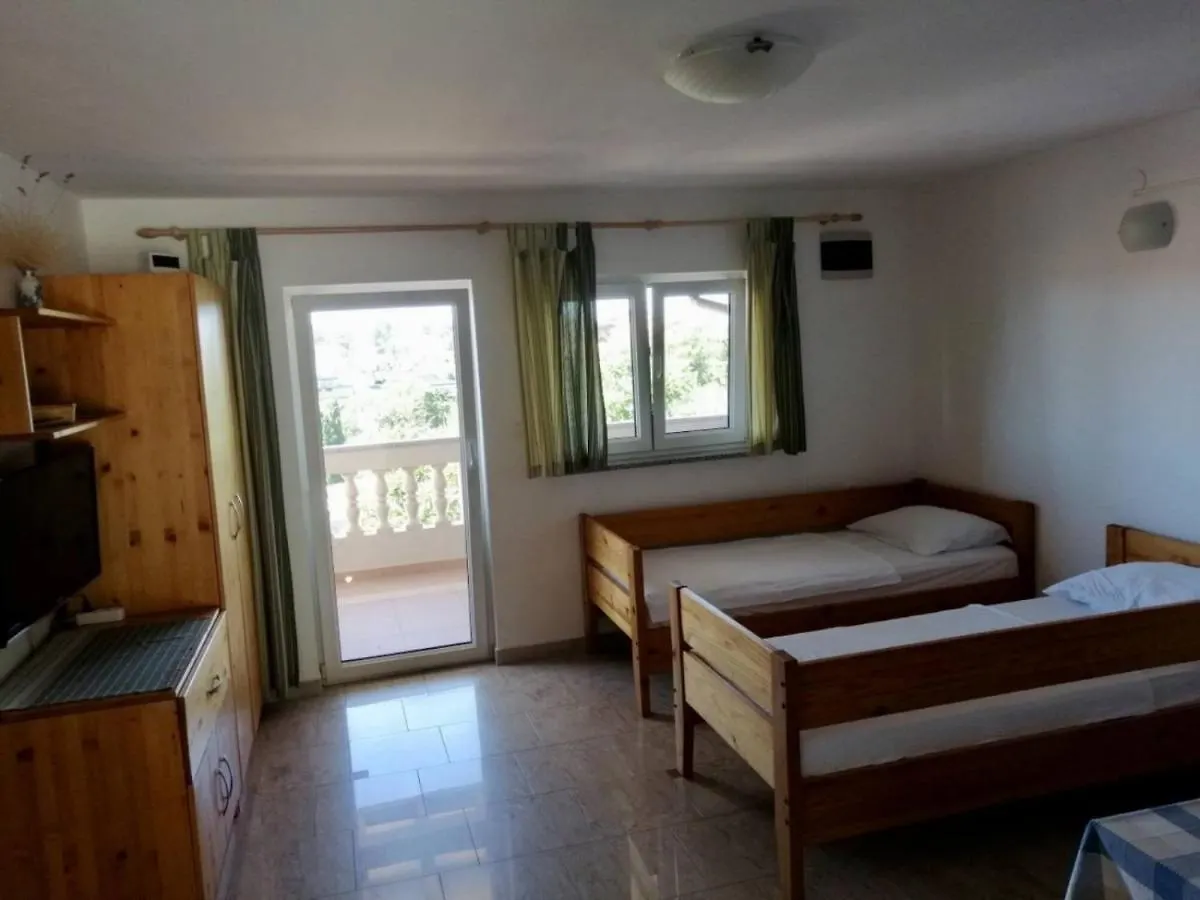 Apartment Guesthouse Banjol